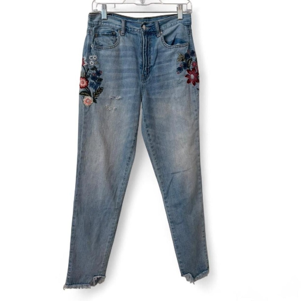 American Eagle embroidered floral jeans size 4